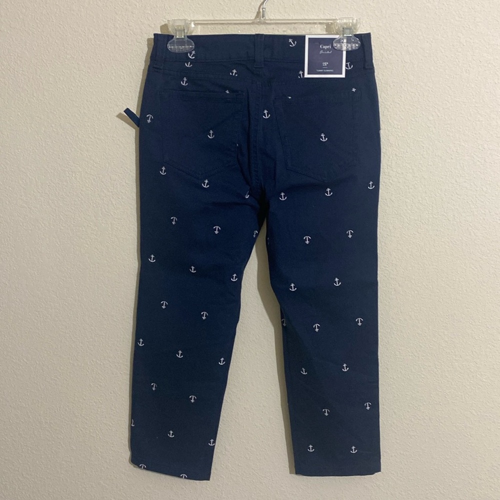 NWOT CHARTER CLUB Women's Bristol Capri Pants Anchor Embroidery Size 2P - Picture 4 of 9